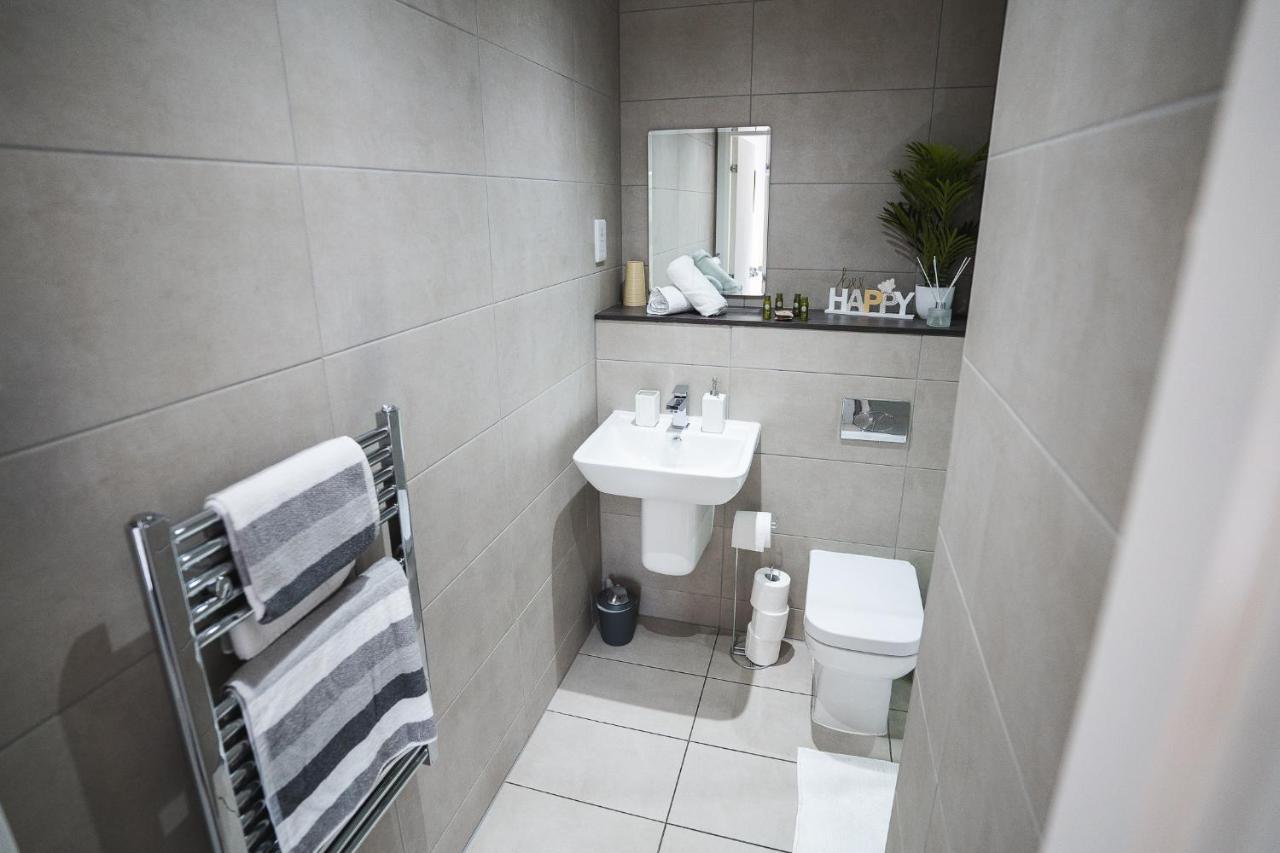- New - Free Wi-fi - Centre Apartment